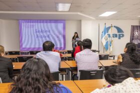 INAP capacita al personal sobre el agotamiento laboral